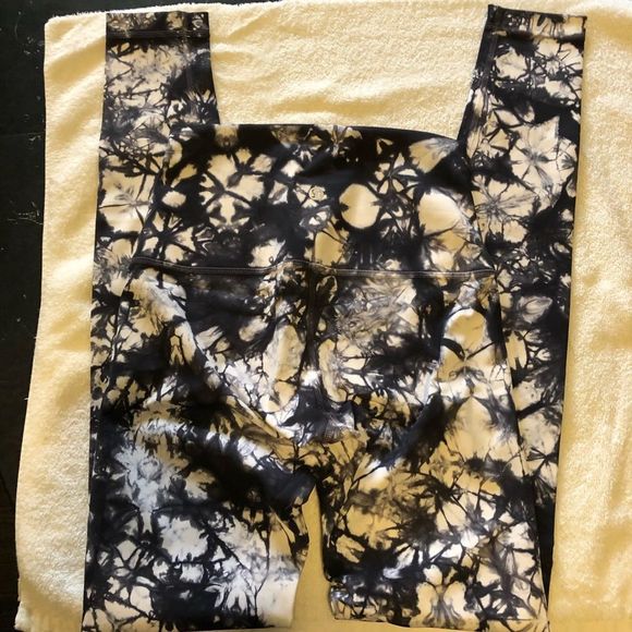 Lululemon Size 4 - Picture 4 of 6